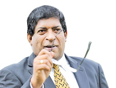 ravi karunanayake 001 Nov30