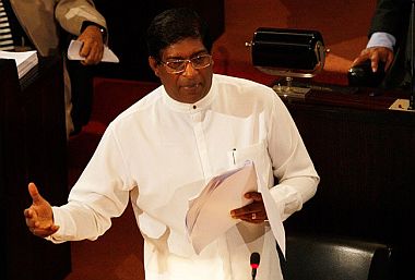 ravi karunanayake